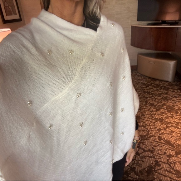 New NWOT couture gems white ivory poncho sweater with pearl beads winter - Picture 10 of 12